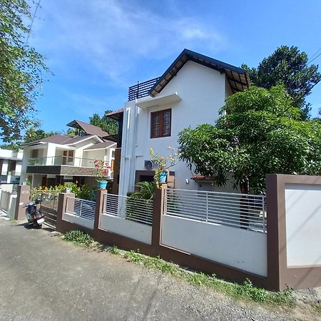 Eka Homes 3Bhdk Villa 트리반드룸 외부 사진